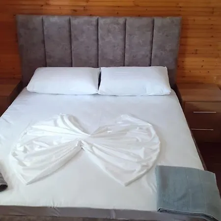 Wooden House Baks-Rrjoll
