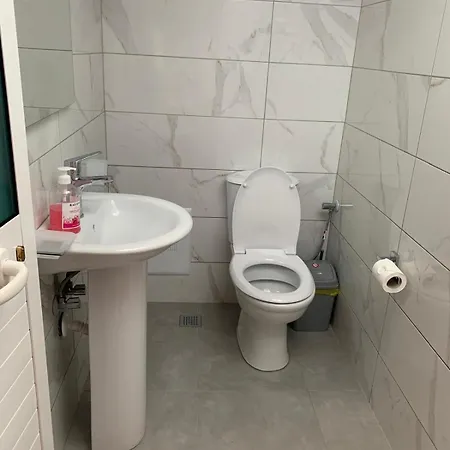 Rrjoll House Apartman Baks-Rrjoll