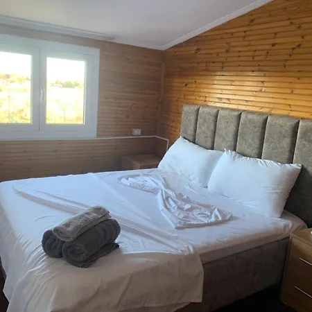 Wooden House Baks-Rrjoll